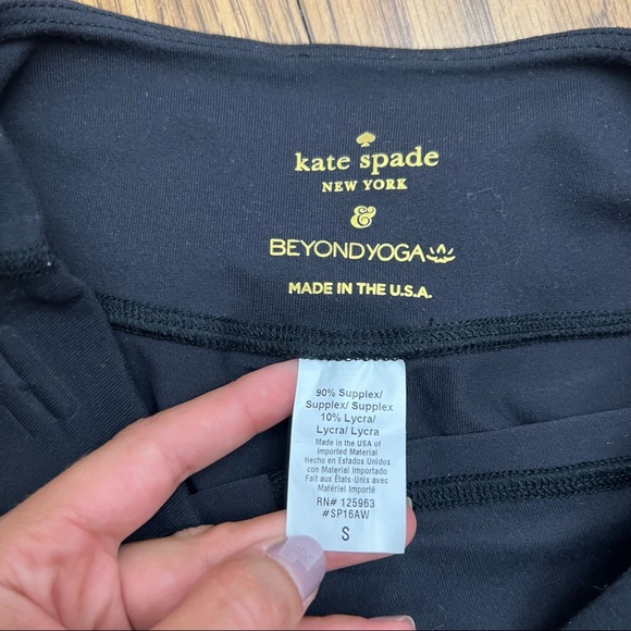 🦄SOLD🦄 Beyond Yoga x Kate Spade Back Bow 7/8 Yoga Leggings - Picture 7 of 12